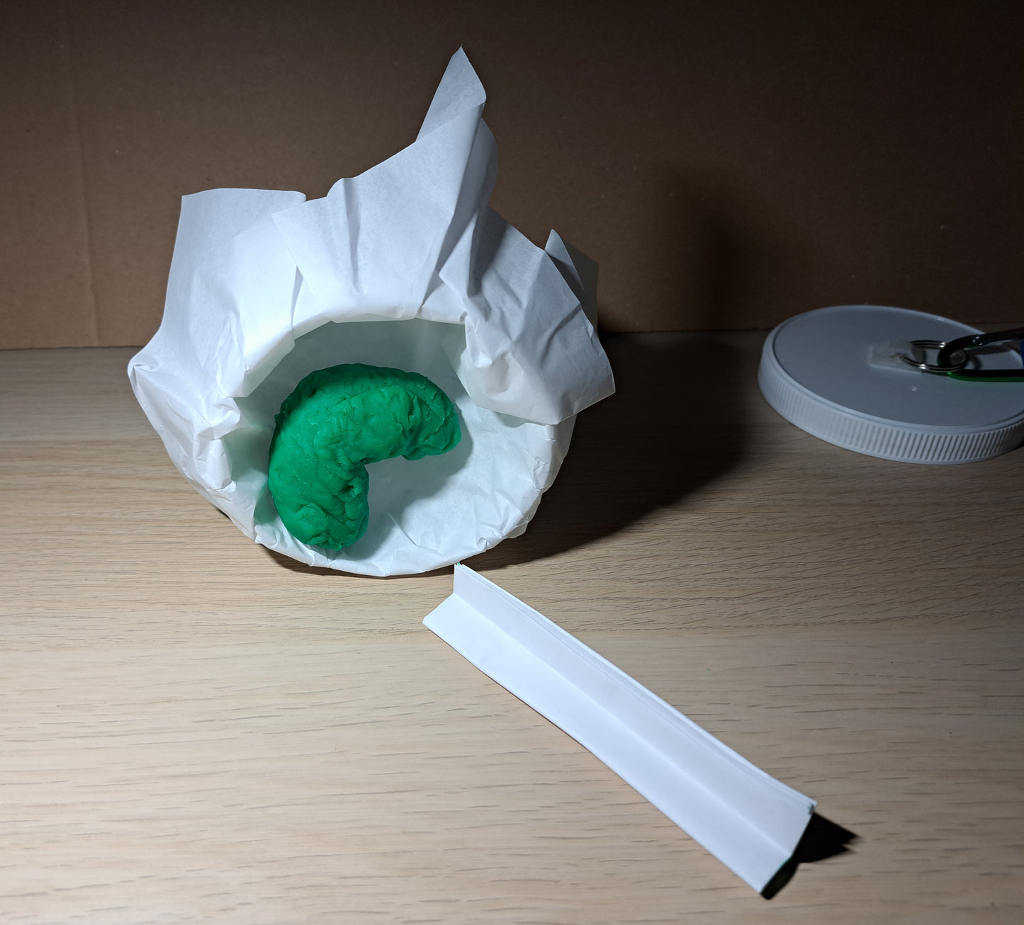 Paper Alternative To Plastic Poop Bags. 100 Grease Proof Paper Sheets. 9 Inch.